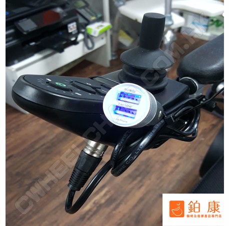 USB電源供電器 ( 雙USB頭 )