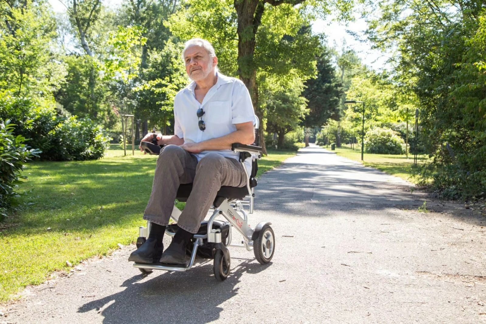 美國 Freedom Chair-8102【可上飛機|1秒摺合|超輕|省電|長途行駛】限時優惠$ 19,300